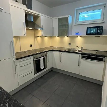 City Apartement Linz Fuer 5 Gaeste Mit Self-Checkin Und Kueche Exterior photo
