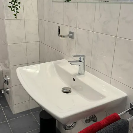 City Apartement Linz Fuer 5 Gaeste Mit Self-Checkin Und Kueche Exterior photo